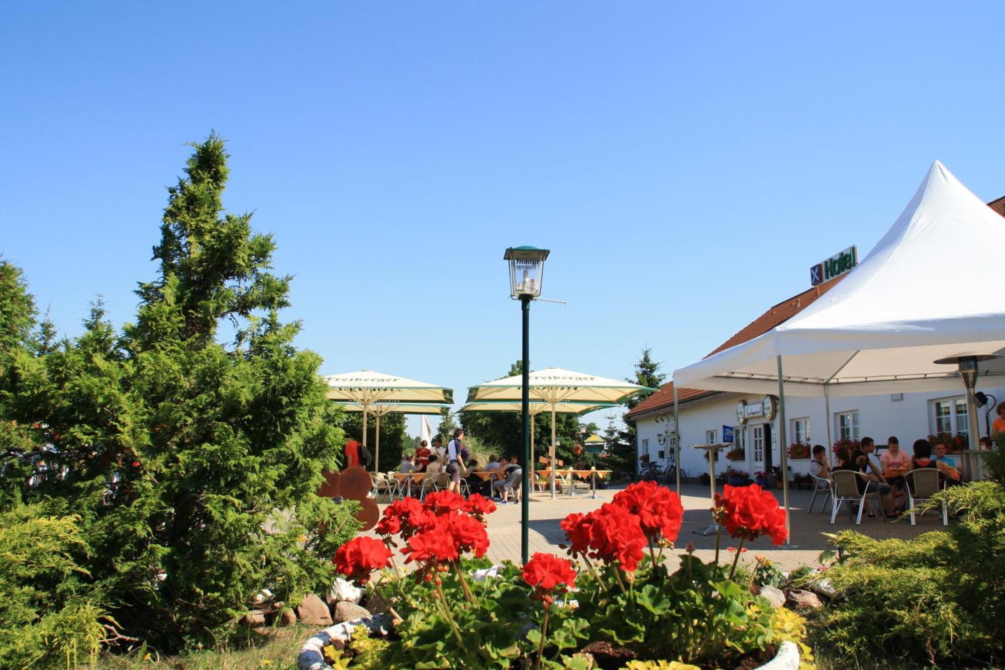 Hotel-Pension Am Muehlberg Люббенау Экстерьер фото